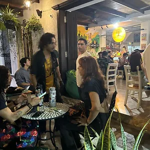 https://hostal-la-terraza-de-san-antonio.cali-hotels.com